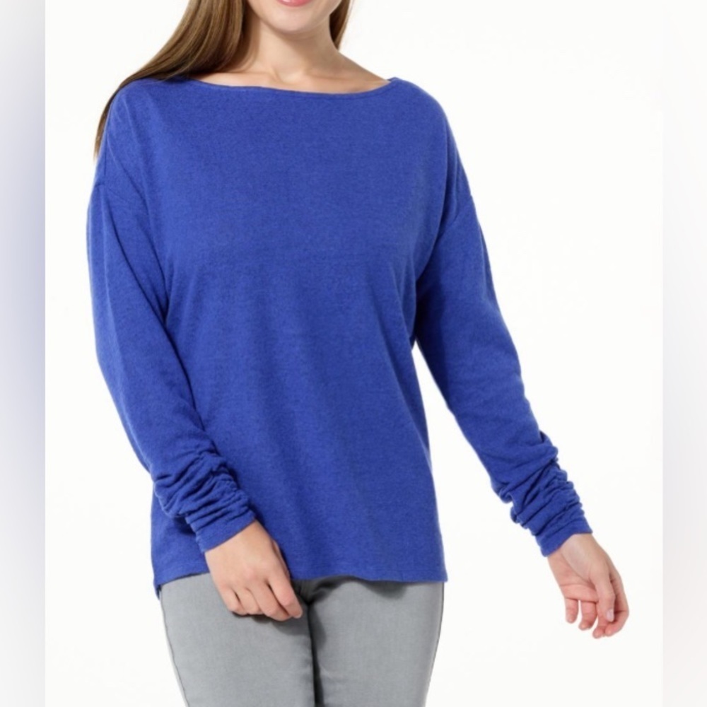 DG2 by Diane Gilman 💕HP💕 - NEW-Brushed Knit Ruched Sleeve Off-Shoulder Top